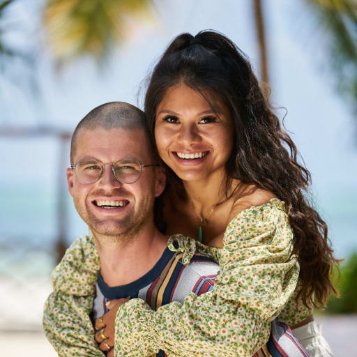 Profile image for pet sitters Amy & Arno