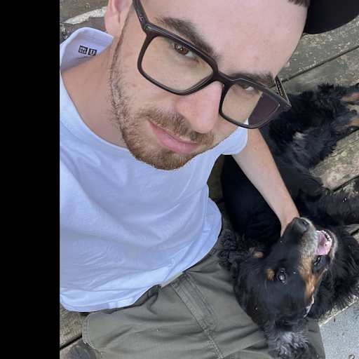 Profile image for pet sitter Henri