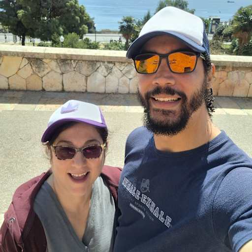 Profile image for pet sitters Denise & Enrique