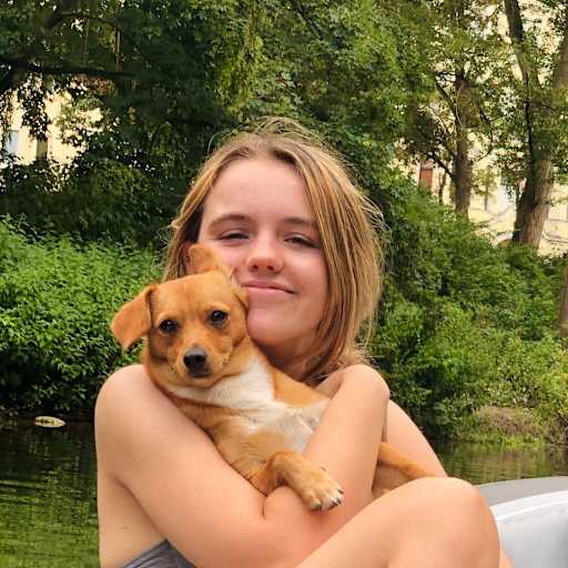 Profile image for pet sitter Alanis