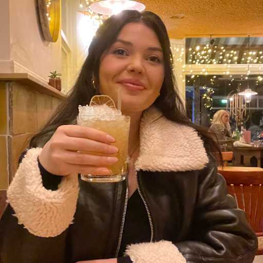 Profile image for pet sitter Amber