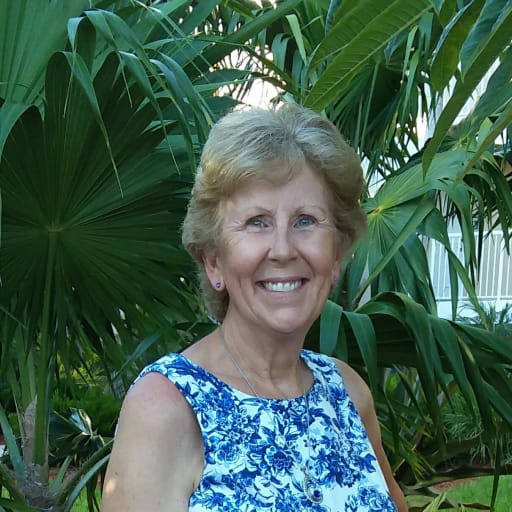 Profile image for pet sitter Elaine