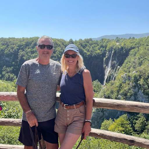 Profile image for pet sitters Jayne & Sean