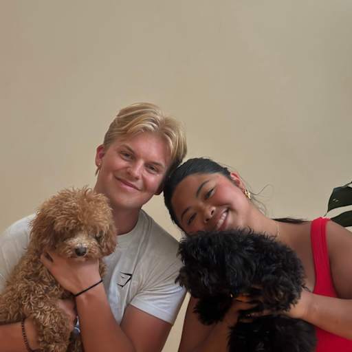 Profile image for pet sitters Yzabel & Seamus