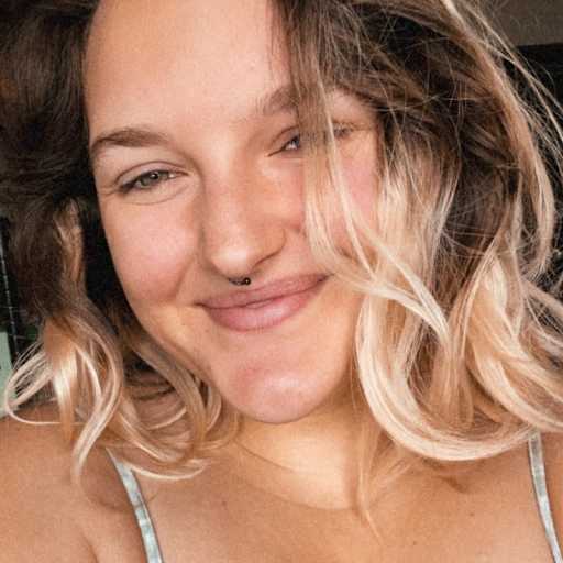 Profile image for pet sitter Lillian