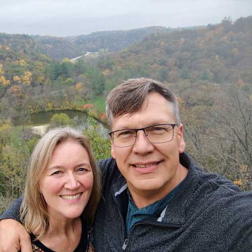 Profile image for pet sitters Teresa & Jake