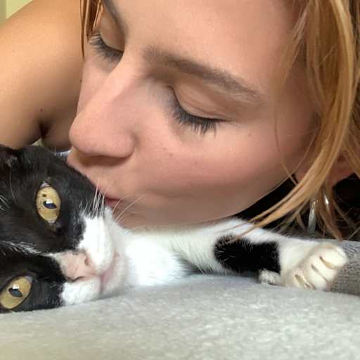 Profile image for pet sitter Olivia