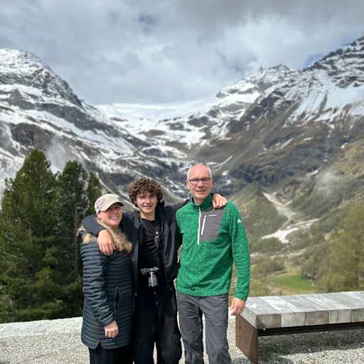 Profile image for pet sitters Carly & Galet