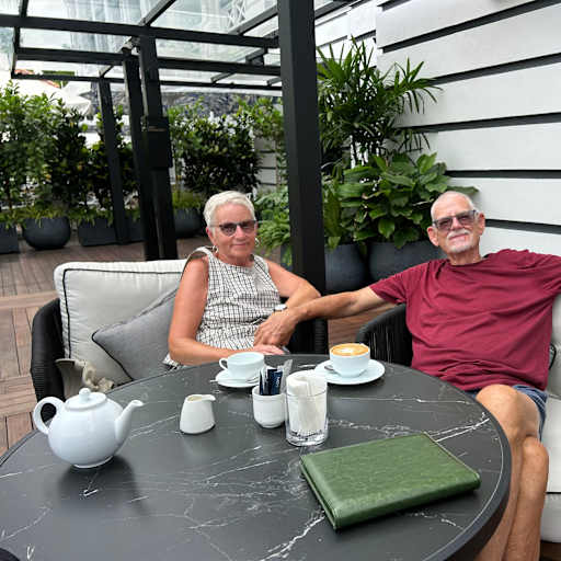 Profile image for pet sitters Darina & Graham