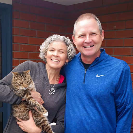 Profile image for pet sitters Dana & Dean