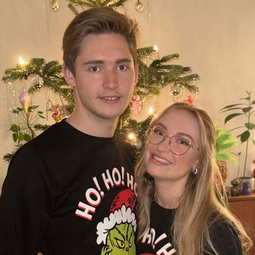 Profile image for pet sitters Lea & Paul