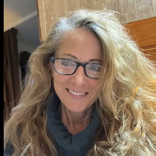 Profile image for pet sitter Lisa