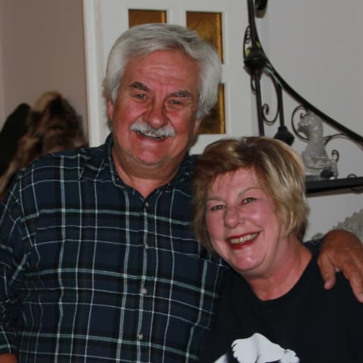 Profile image for pet sitters Jennie & Dennis