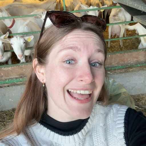 Profile image for pet sitter Camille