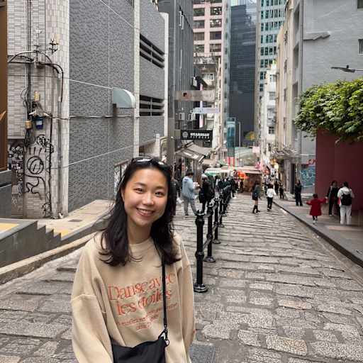Profile image for pet sitter junyee
