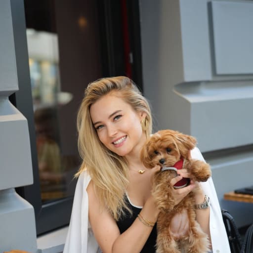 Profile image for pet sitter Julia