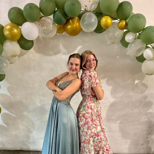 Profile image for pet sitters Amelie & Emma