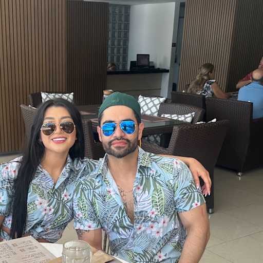 Profile image for pet sitters Noemi & Juan Muñoz 