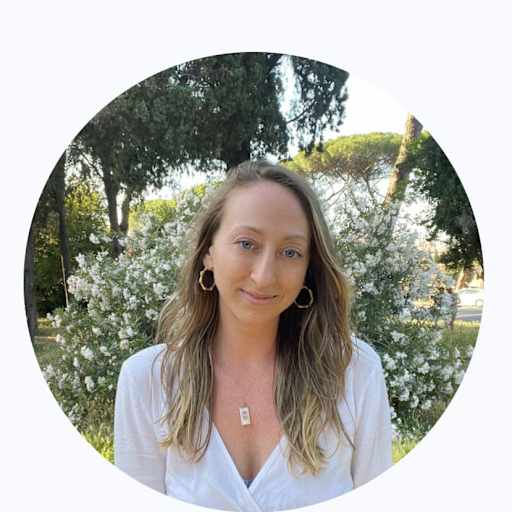 Profile image for pet sitter Julie