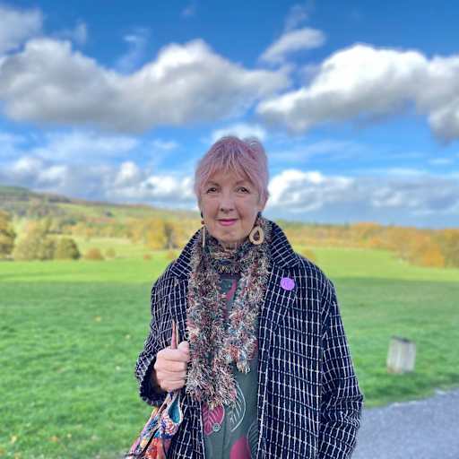 Profile image for pet sitter Elaine