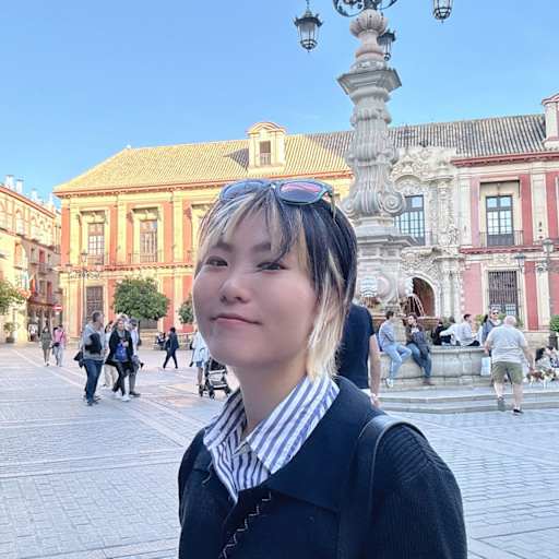 Profile image for pet sitter XIANGLI