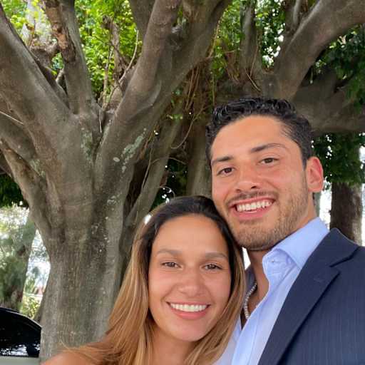 Profile image for pet sitters Mariana & Emmanuel