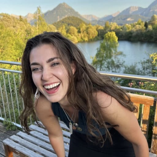 Profile image for pet sitter Ipek