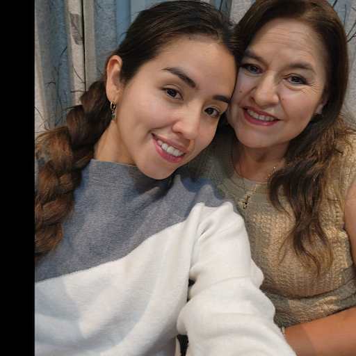 Profile image for pet sitters Ursula & Zuni ( Mom)