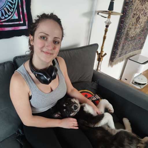 Profile image for pet sitter Naomi