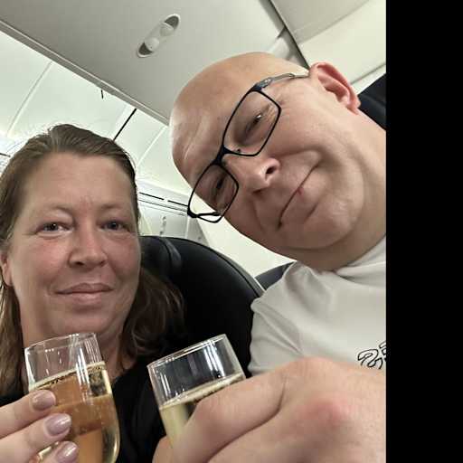 Profile image for pet sitters Cindy & Wilmet