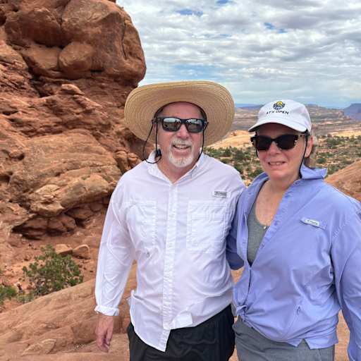 Profile image for pet sitters Lori & Jeff