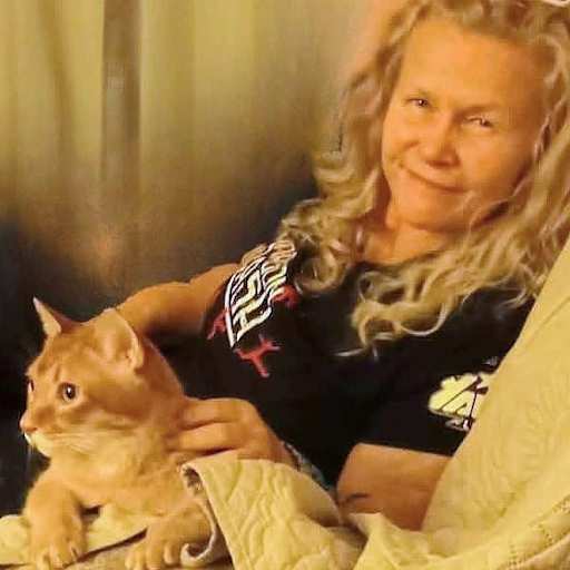 Profile image for pet sitter Leslie