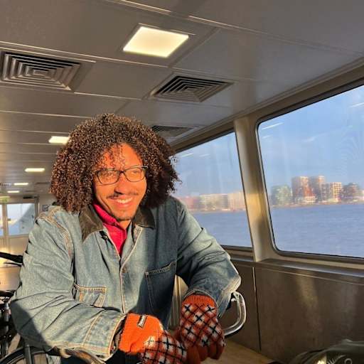 Profile image for pet sitter Amani
