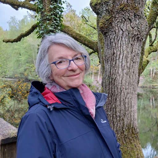 Profile image for pet sitter Lesley