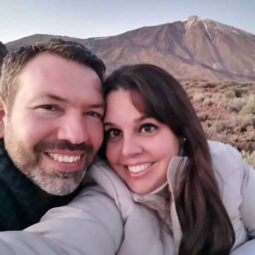 Profile image for pet sitters Aránzazu & David