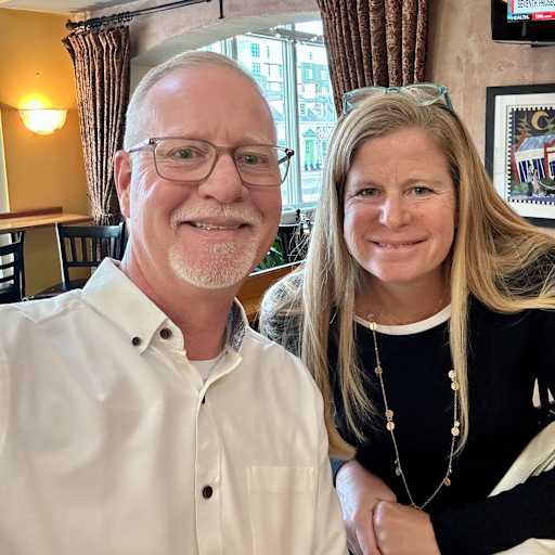 Profile image for pet sitters Tommy & Kristin