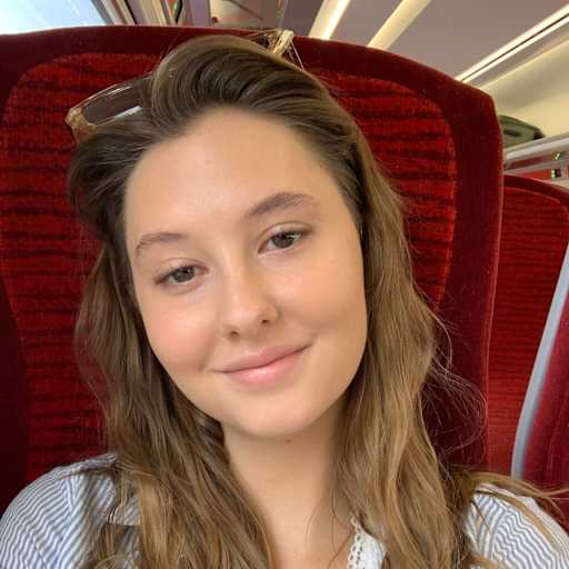Profile image for pet sitter Alise