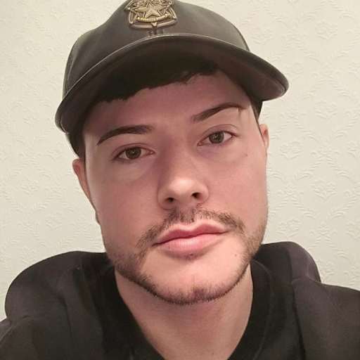 Profile image for pet sitter Louis