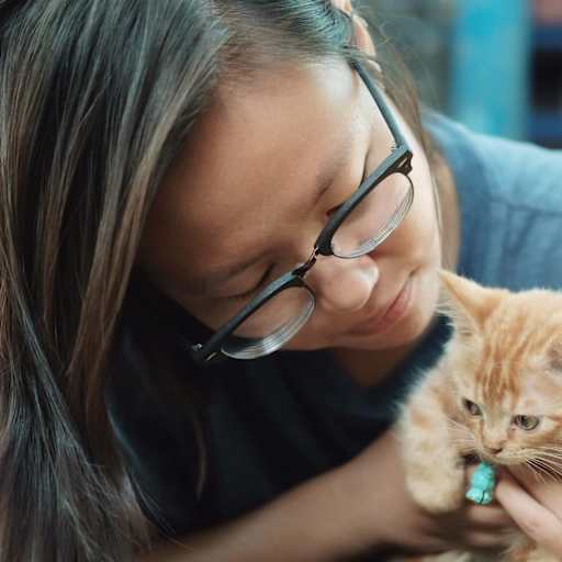 Profile image for pet sitter Thu