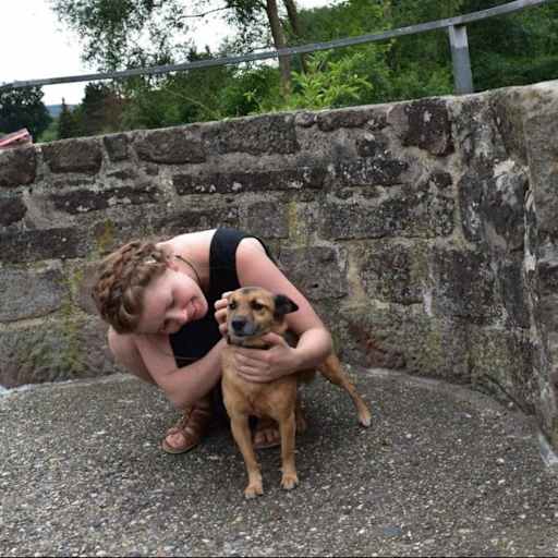 Profile image for pet sitter Laura