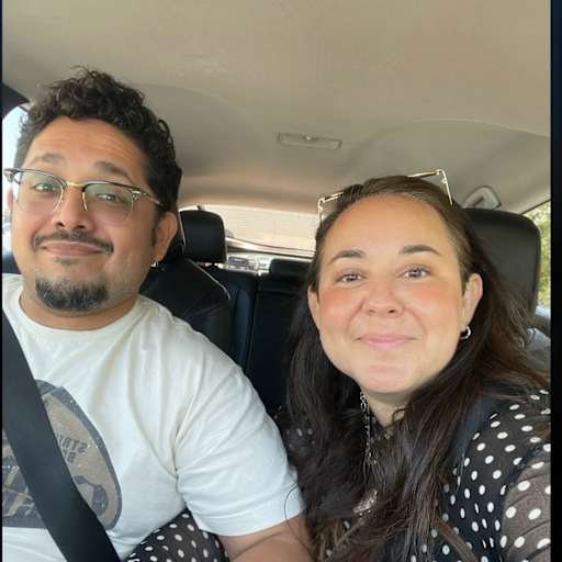 Profile image for pet sitters Fernando & April