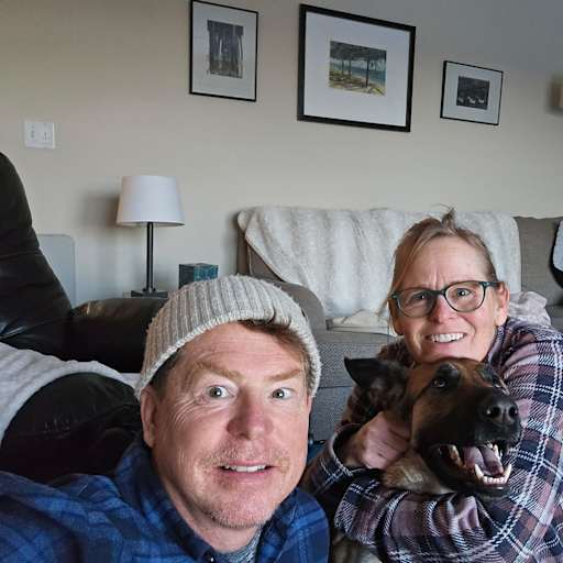 Profile image for pet sitters Elizabeth & Nate