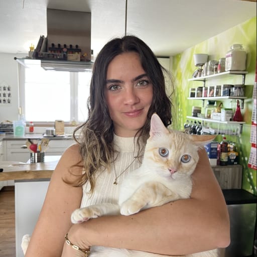 Profile image for pet sitter Luciana