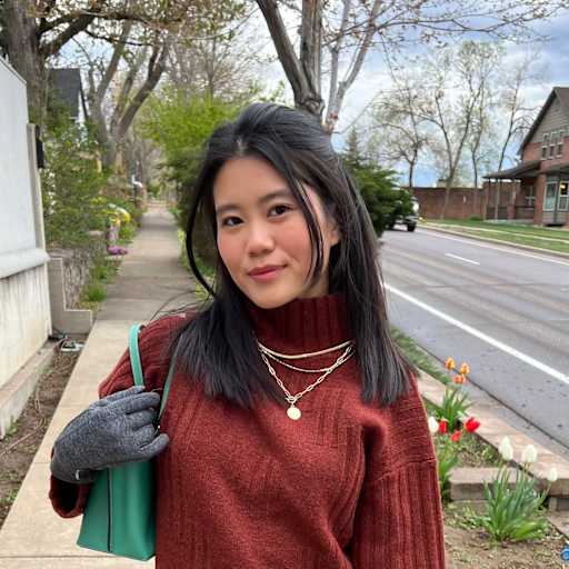 Profile image for pet sitter Maya