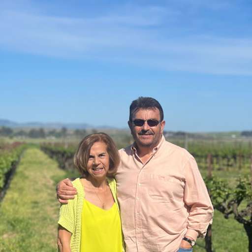 Profile image for pet sitters Silvia & Carlos