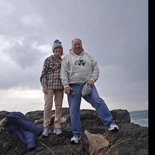 Profile image for pet sitters Leigh & Jeff