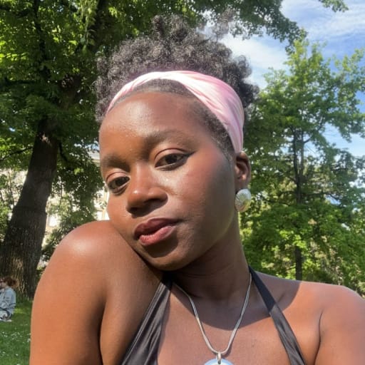 Profile image for pet sitter Divine