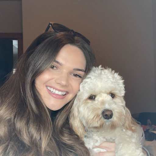 Profile image for pet sitter Josee