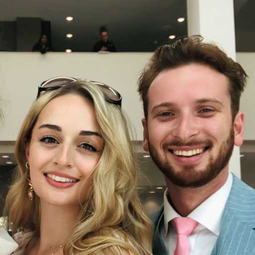 Profile image for pet sitters Isabella & Calin