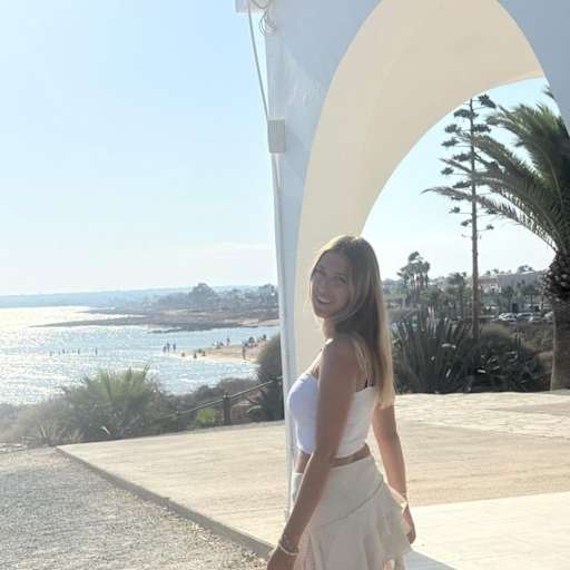 Profile image for pet sitter Luisa